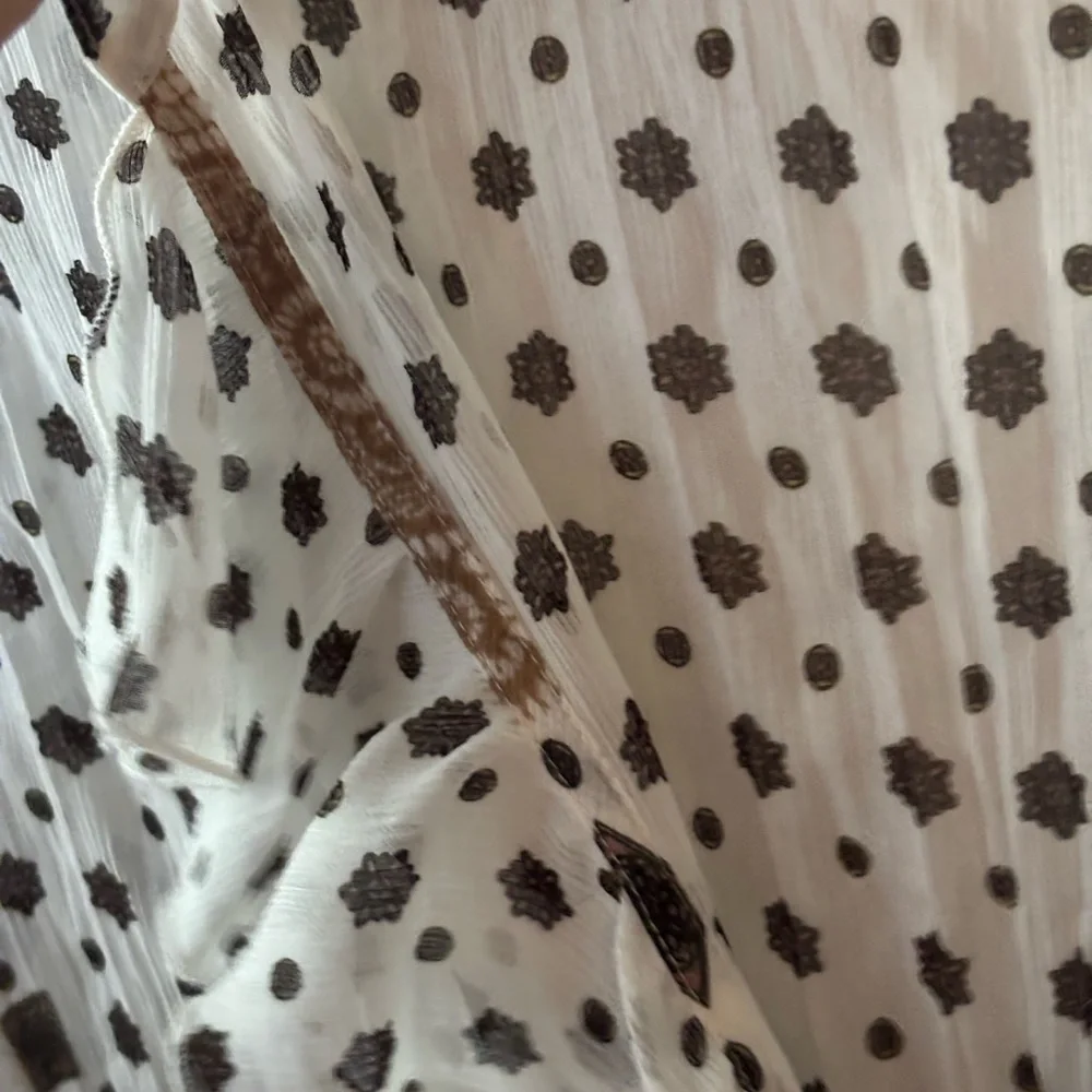 Grege Ruffled blouse Long Bell Sleeve Size 3 Women's Medium sheer beautiful. - Picture 5 of 9